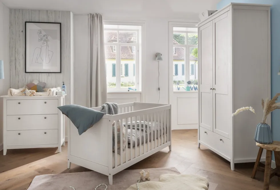Babybett "Maja" Kiefer massiv weiß lackiert