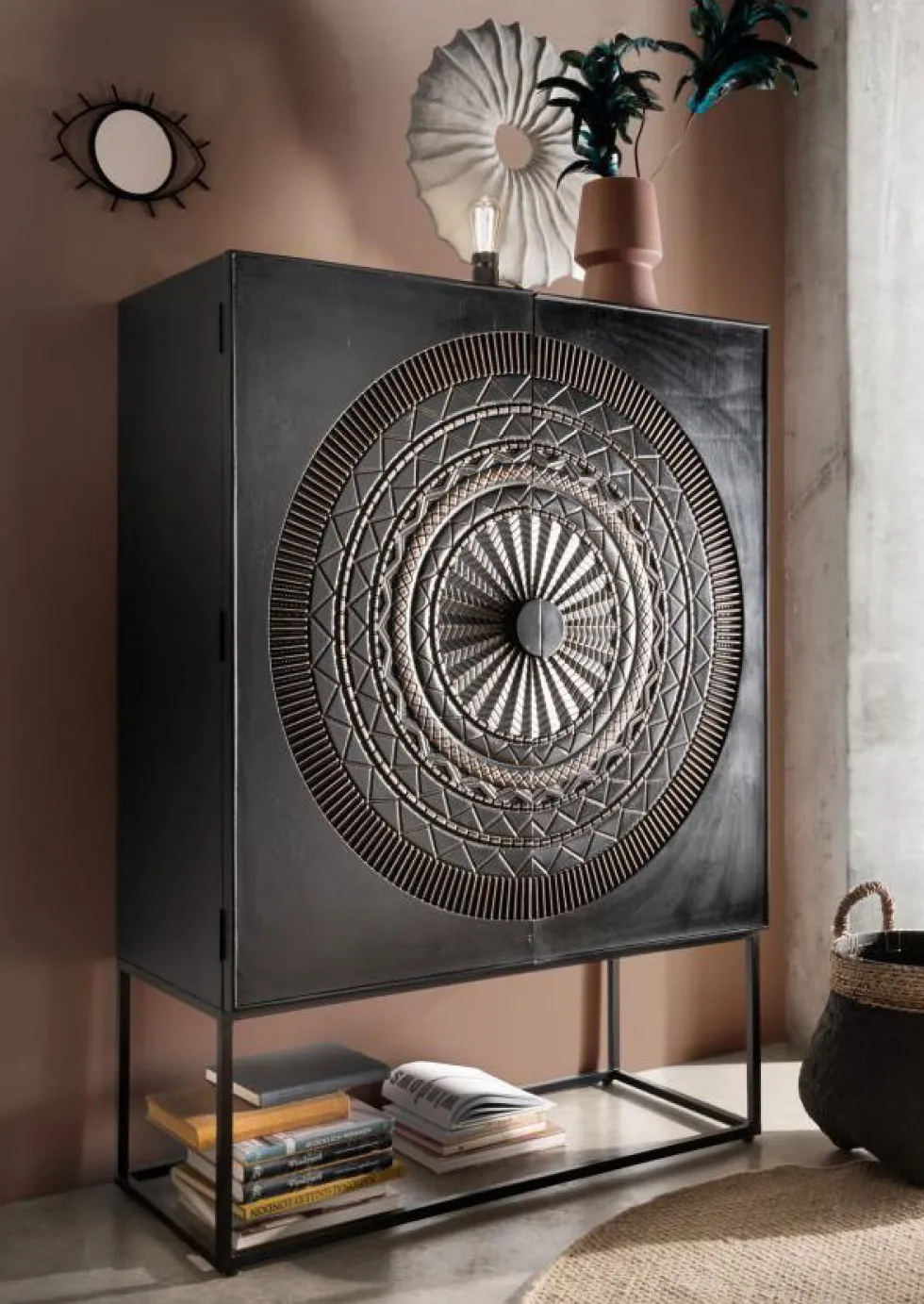 Solitärschrank 115x160cm 'Mahal' Mangoholz schwarz mit Schnitzereien