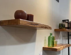 Wandregal mit Baumkante 50cm "Sydney" Akazie massiv